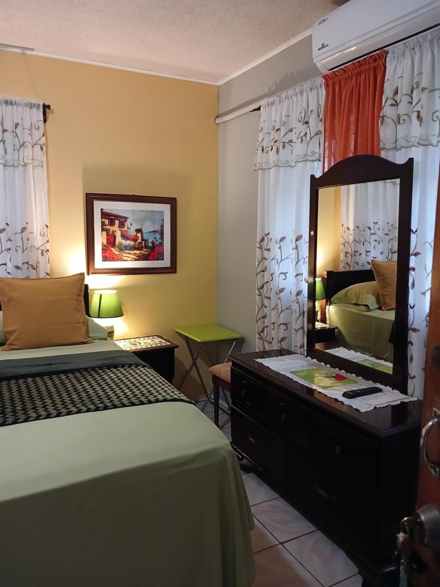 Ultimate Freedom Bed And Breakfast Santa Cruz 외부 사진